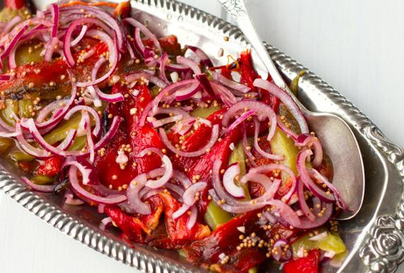 Salade met ingelegde uien